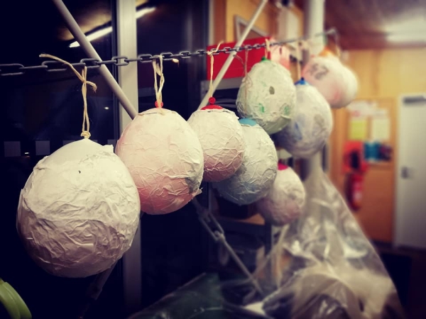 Výroba lampionů a světelných luceren