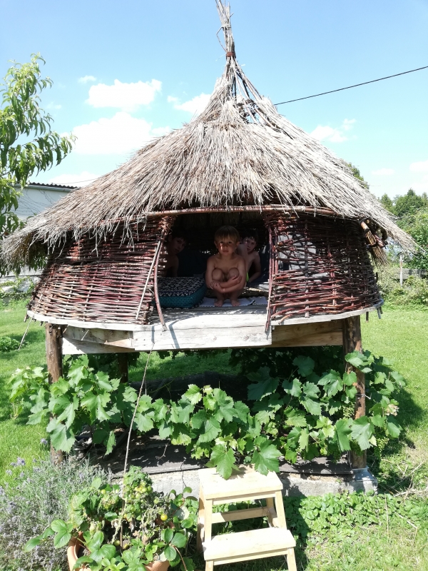 Proutěný domek