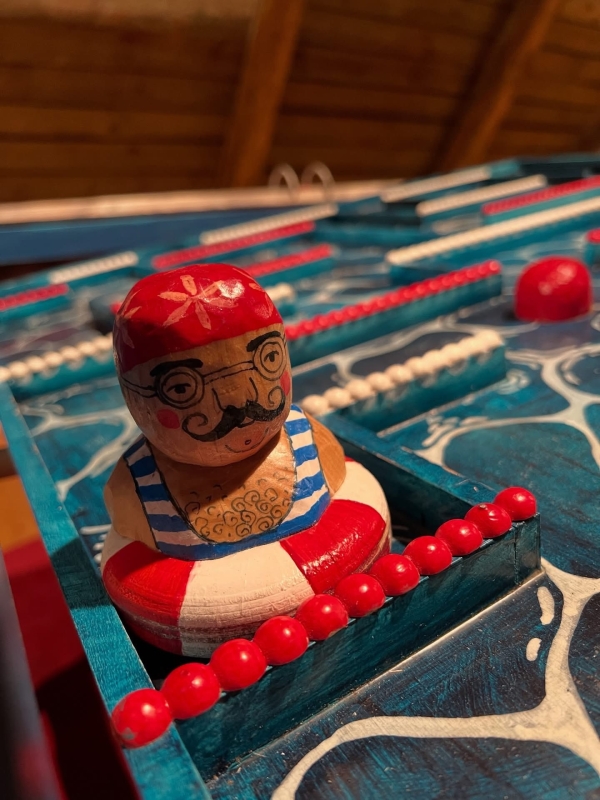 Kočovná herna na zámku v&nbsp;Roztokách u&nbsp;Prahy