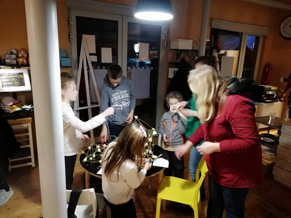 Výroba lampionů a světelných luceren