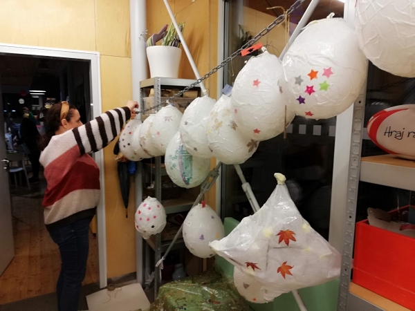 Výroba lampionů a světelných luceren